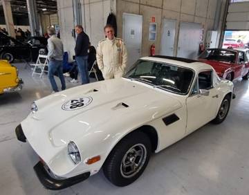 Ein Bild, das Landfahrzeug, Fahrzeug, Rad, Oldtimer enthält.
KI-generierte Inhalte können fehlerhaft sein.